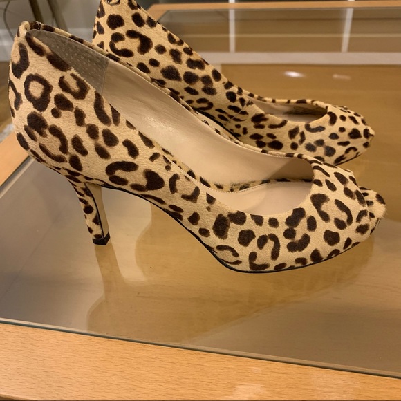 SOLD NWOT Vince Camuto Open Toe Heels - Picture 1 of 5